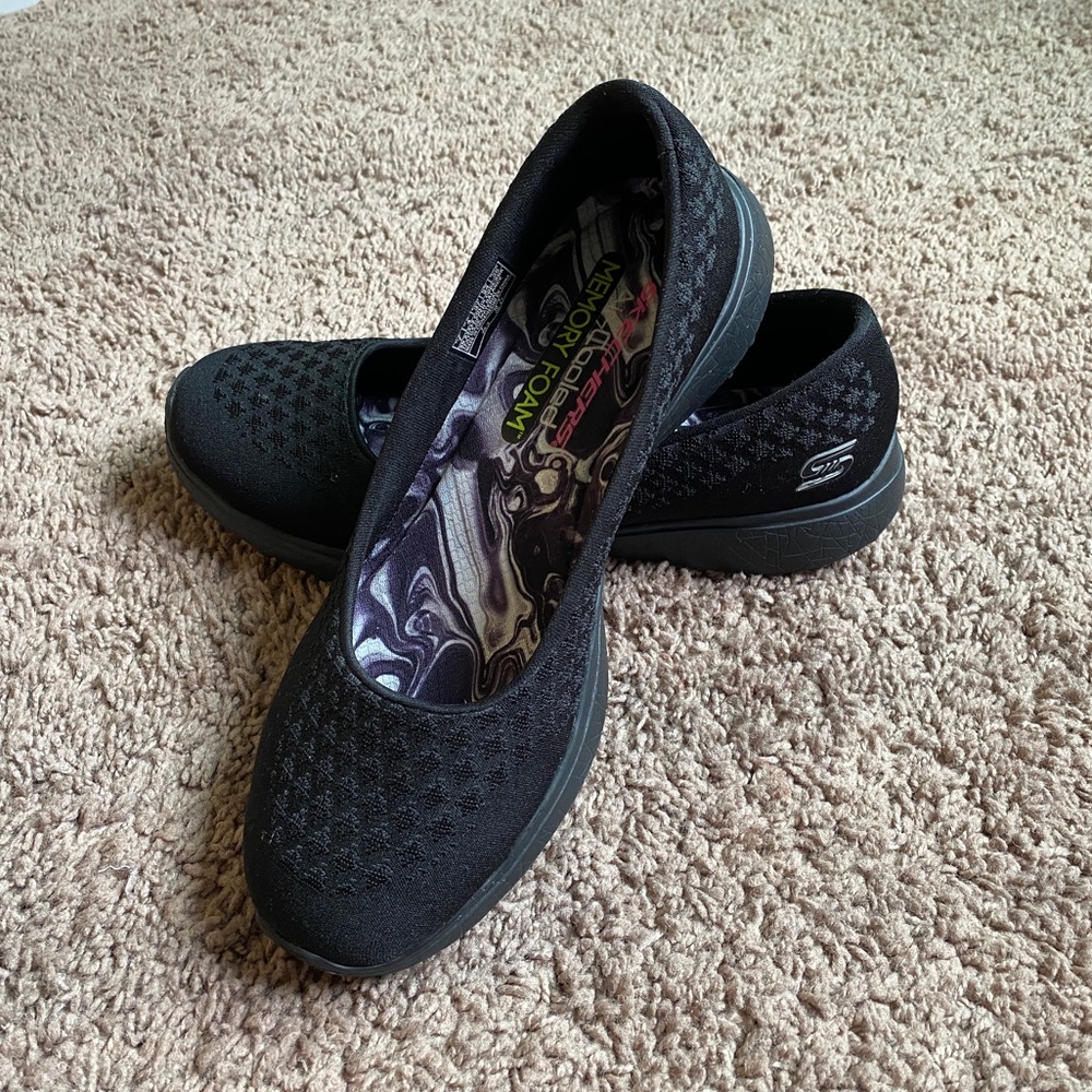 Skechers Air-Cooled Memory Foam Black Slip On Shoes, size 7